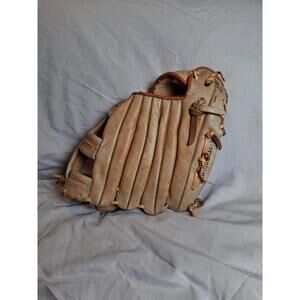 Macgregor SB8 Baseball Glove Right Hand Throw 12 Inches Gray Fits On Left Hand